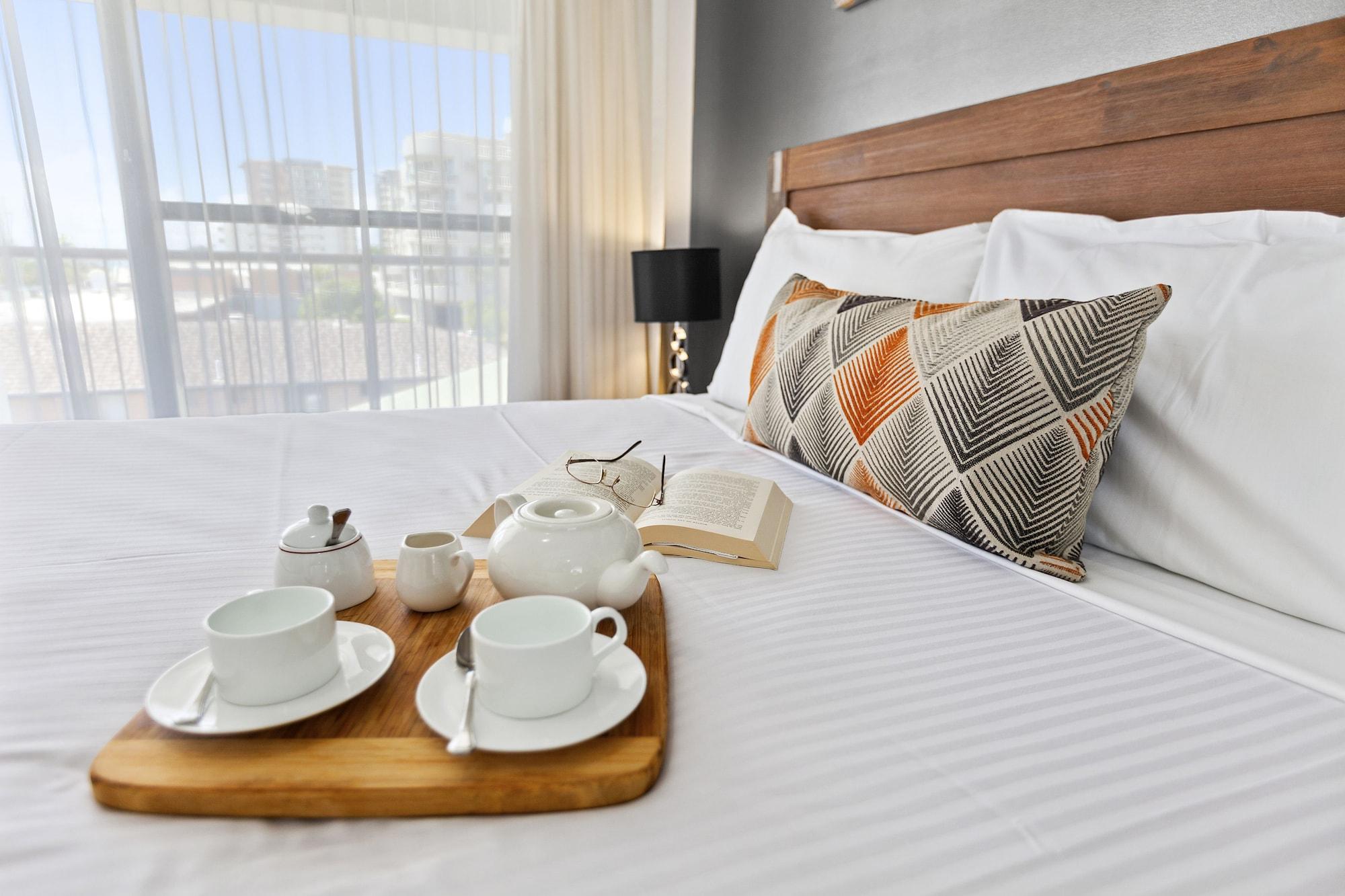 La Vida On Anzac Aparthotel Redcliffe Exterior photo