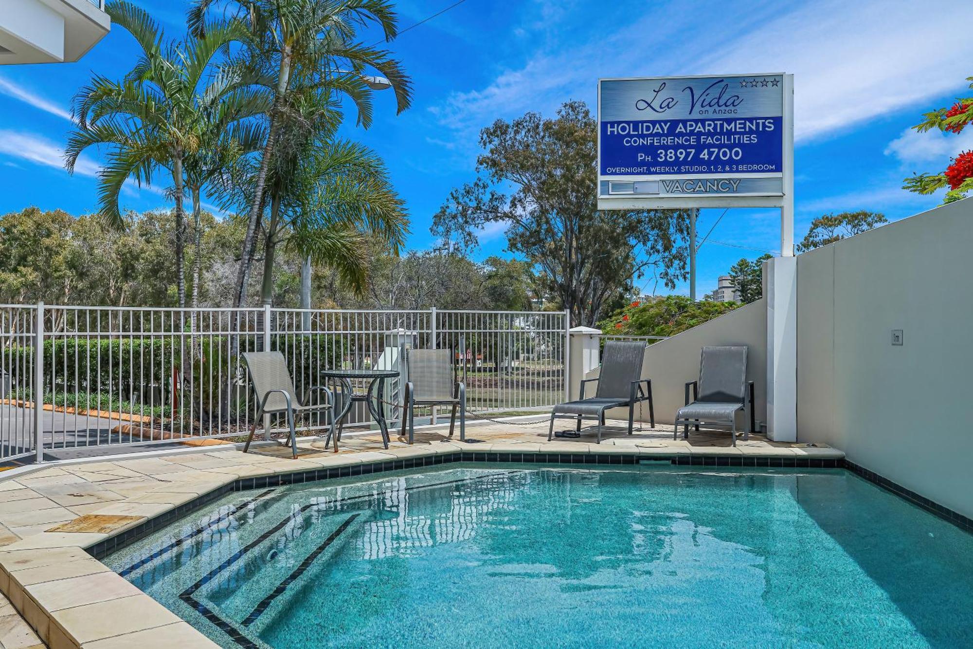 La Vida On Anzac Aparthotel Redcliffe Exterior photo