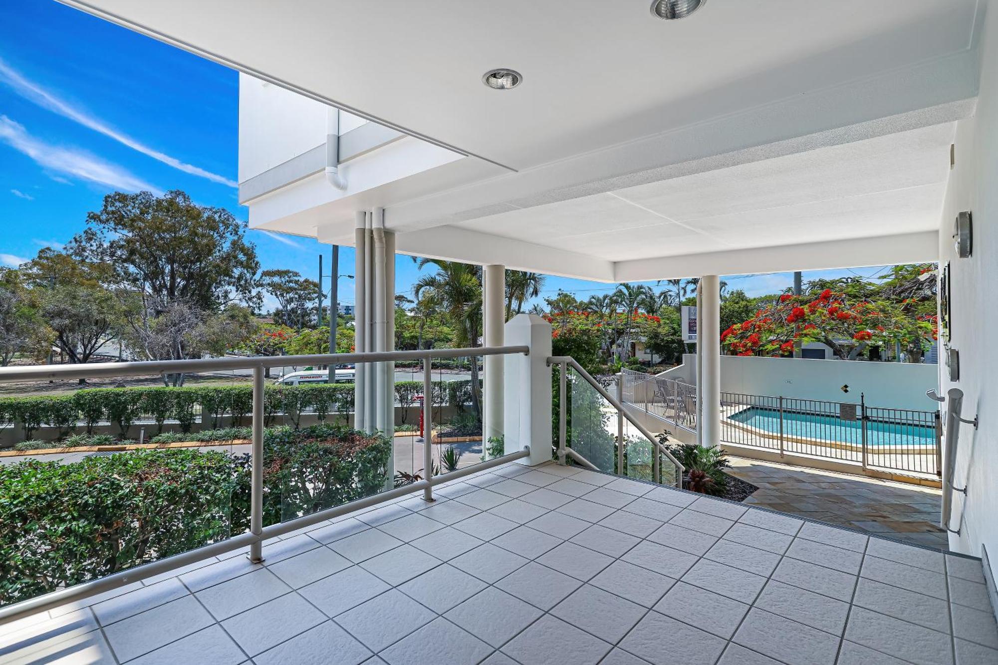 La Vida On Anzac Aparthotel Redcliffe Exterior photo