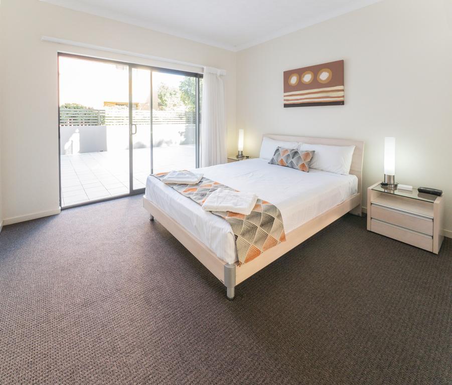 La Vida On Anzac Aparthotel Redcliffe Exterior photo