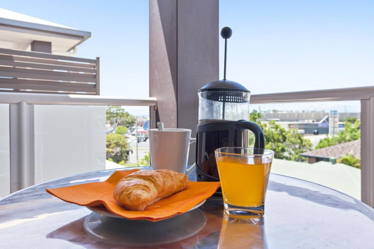La Vida On Anzac Aparthotel Redcliffe Exterior photo
