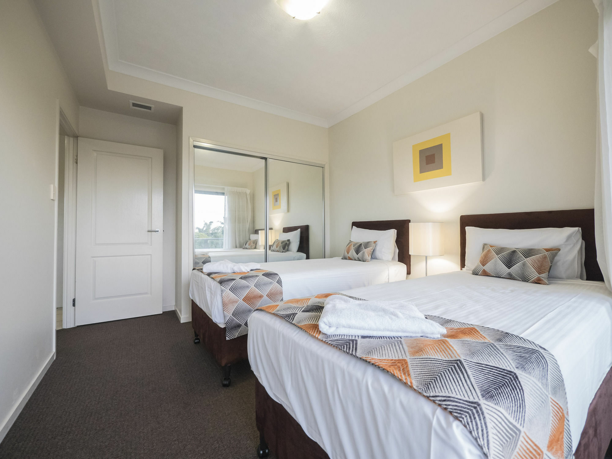 La Vida On Anzac Aparthotel Redcliffe Exterior photo