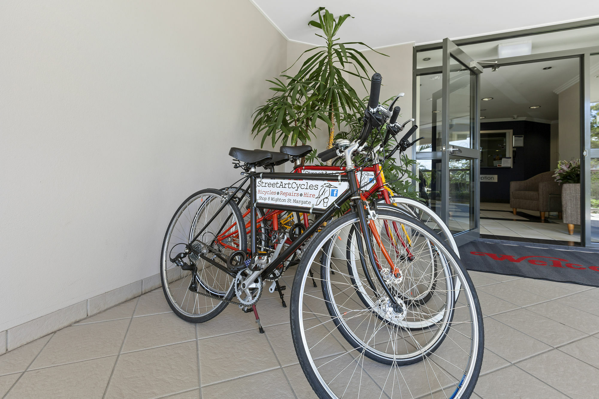 La Vida On Anzac Aparthotel Redcliffe Exterior photo